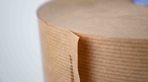 Kraftpapier op rol: De veelzijdige oplossing voor inpakken en opvullen