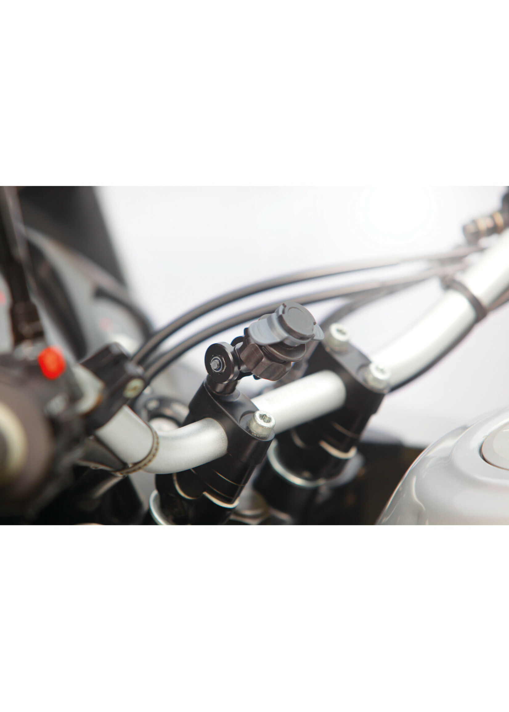 Optiline Titan M8 Pro, M8 screw and riser mount