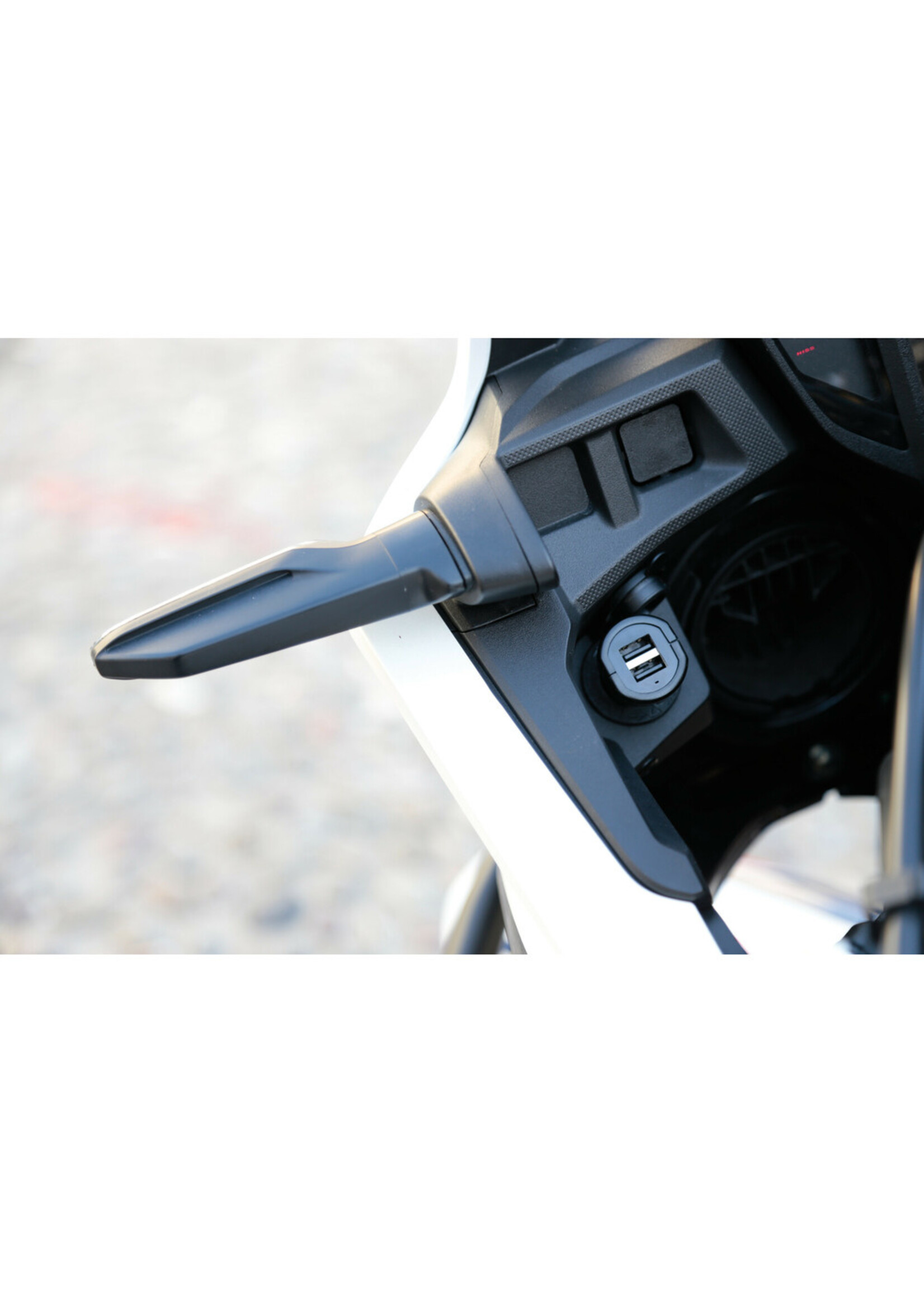 Optiline Uni-Tech, 2 Usb ports universal charger - Fast Charge - 2700 mA - 12/32V