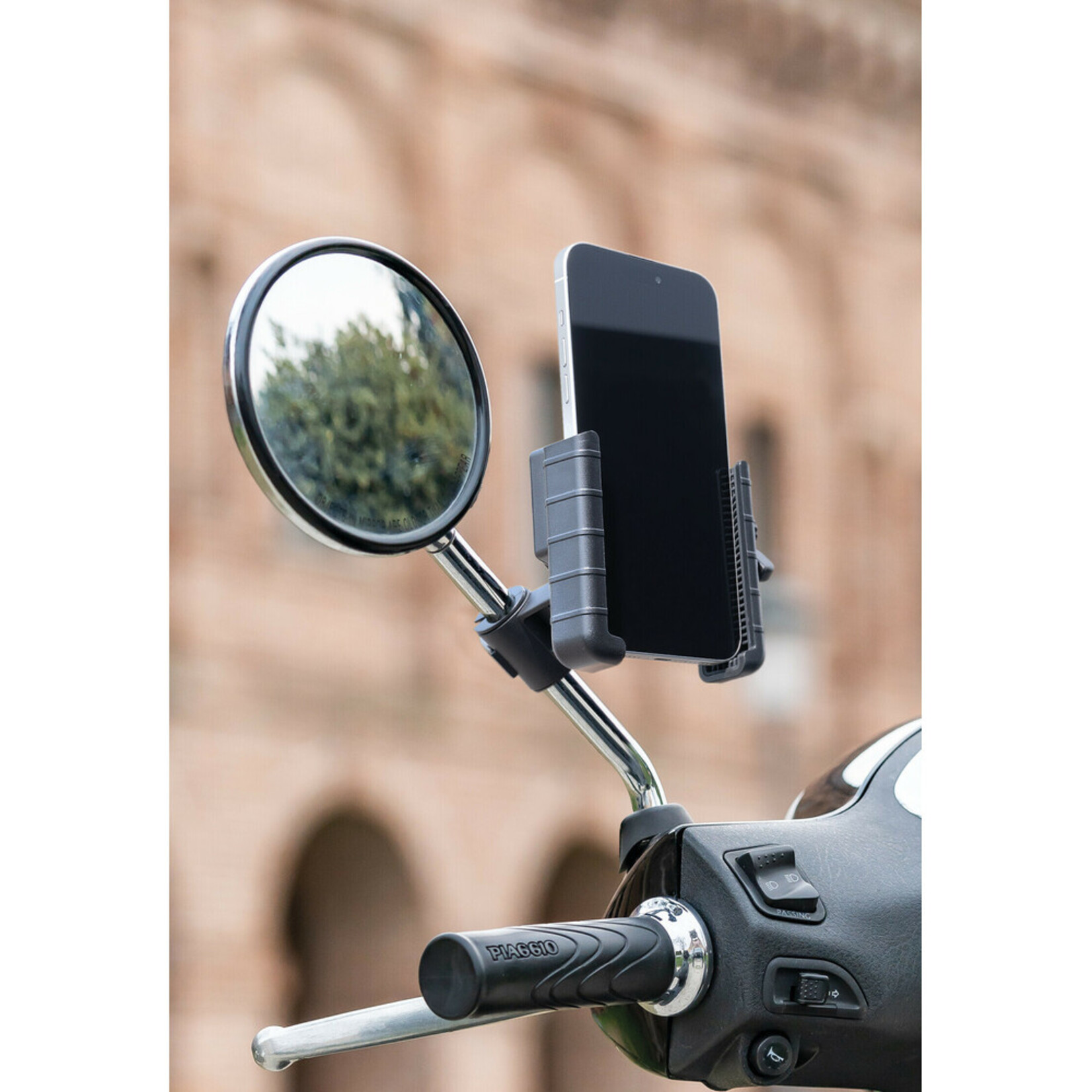 Optiline Smart Scooter Grip, universal smartphone holder for scooter