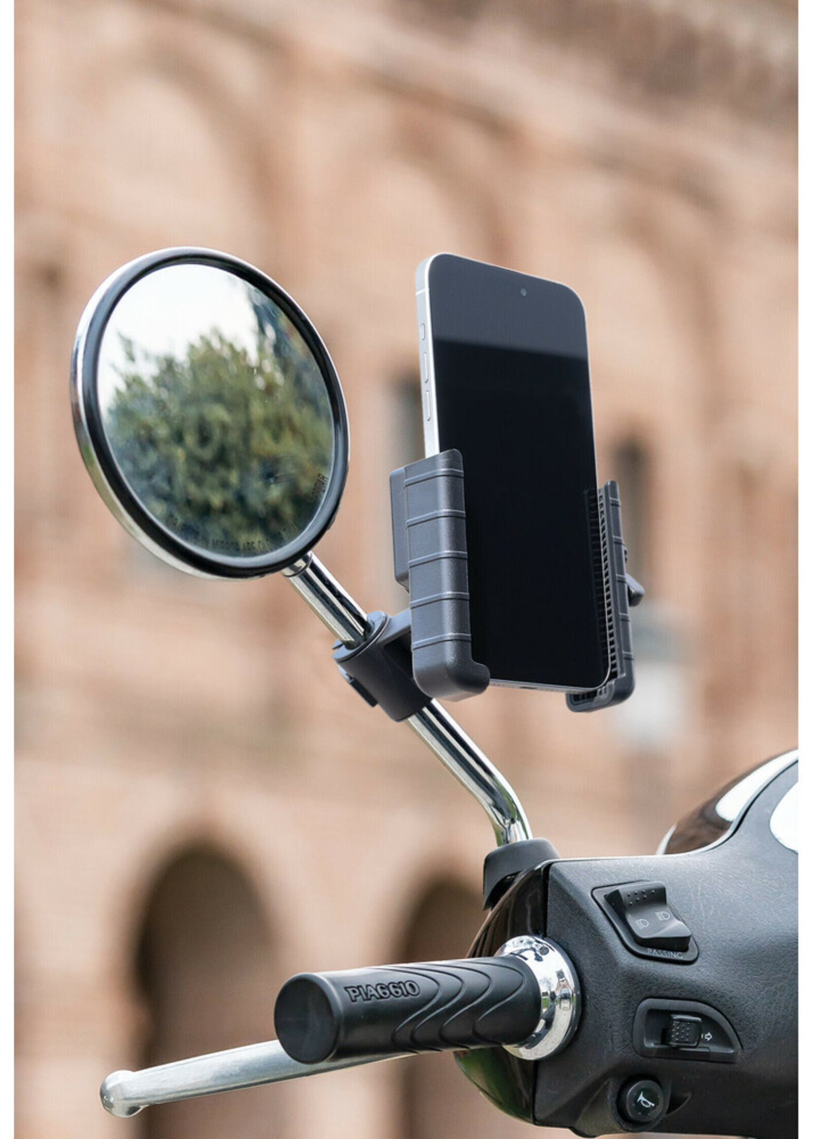 Optiline Smart Scooter Grip, universal smartphone holder for scooter