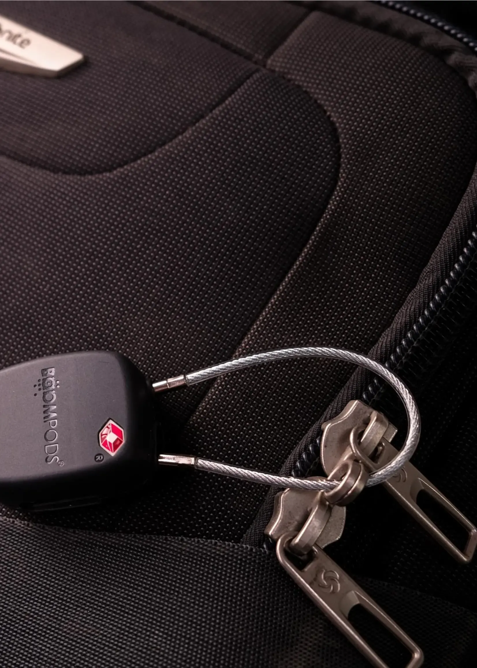 Boompods  Boompods Universal Rechargable Tracker Lock