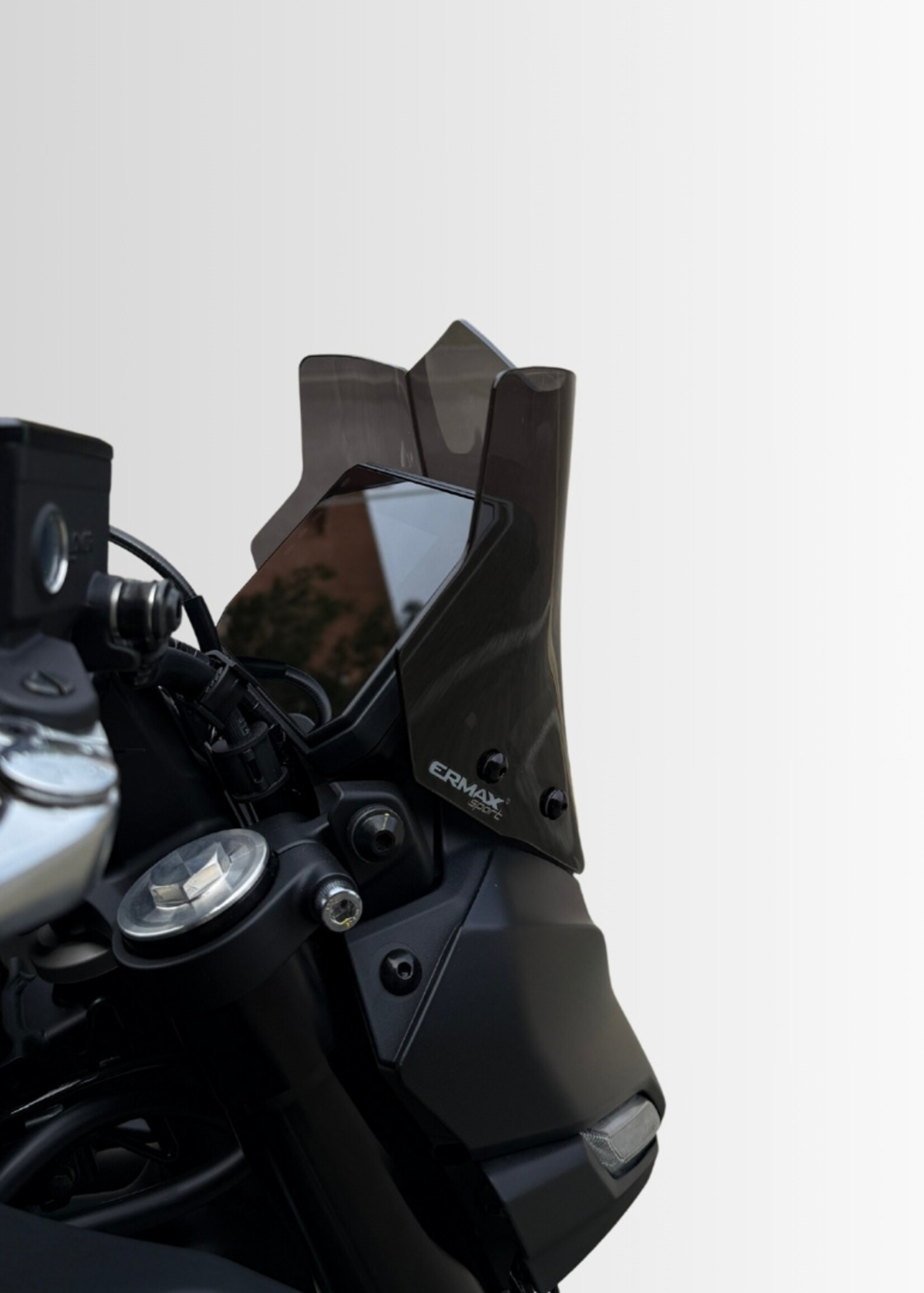 Ermax sport screen (22.5cm ) ermax for MT07(FZ 7 ) 2025 + fitting kit