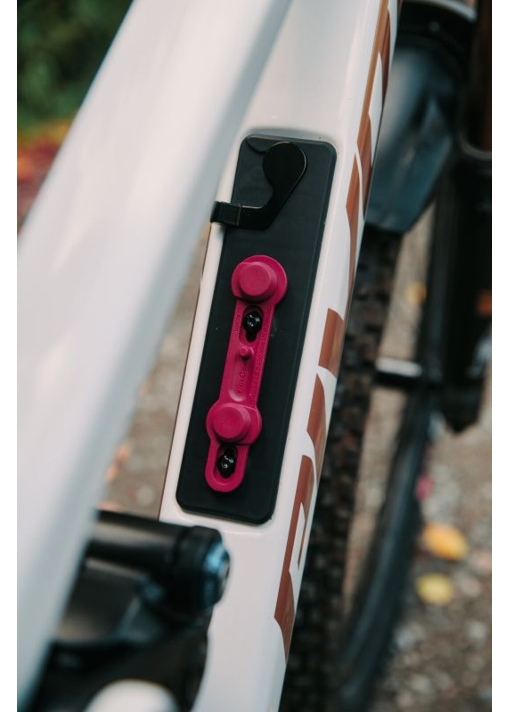 Fidlock MAGNETIC-MECHANICAL BOTTLE HOLDER FOR BIKE FRAMES
