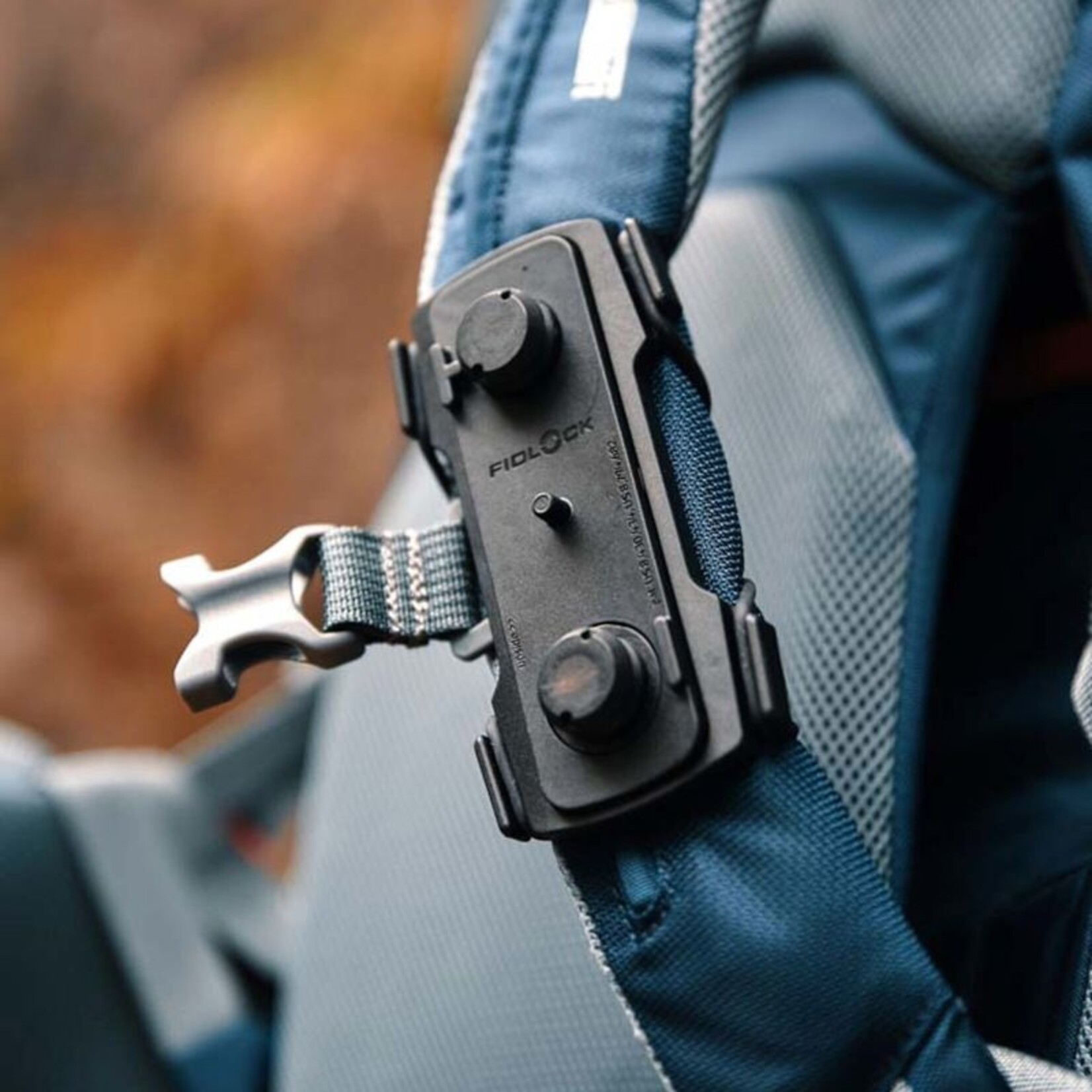 Fidlock MAGNETIC-MECHANICAL BOTTLE HOLDER FOR VERTICAL AND HORIZONTAL STRAPS