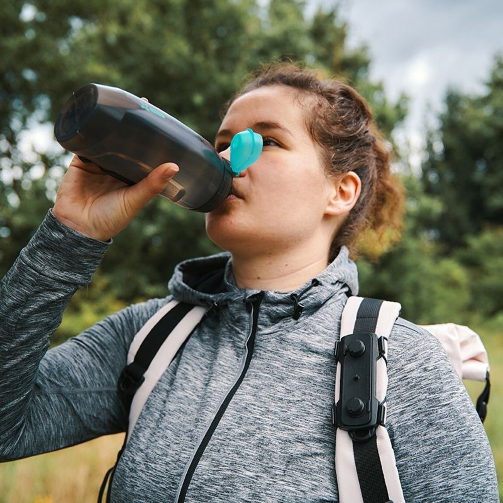 Fidlock MAGNETIC-MECHANICAL BOTTLE HOLDER FOR VERTICAL AND HORIZONTAL STRAPS