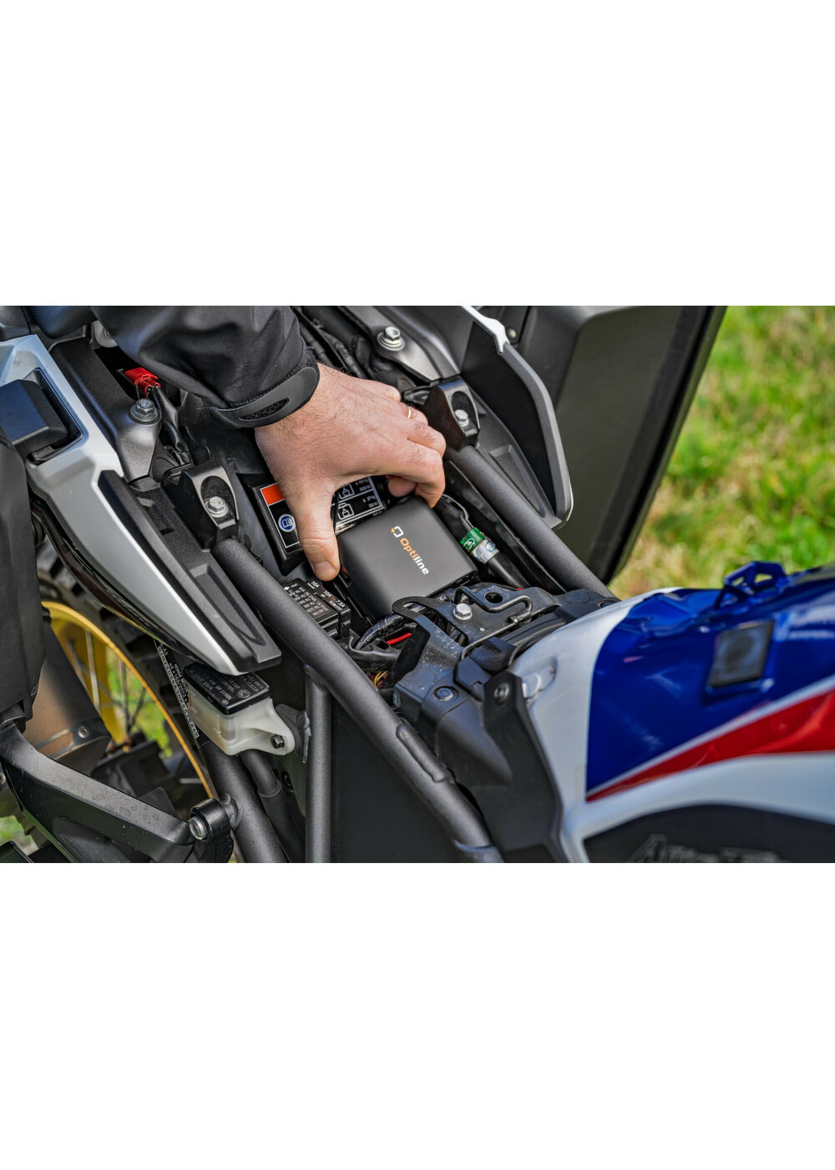 Lampa Aircore, een draagbare mini-elektrische compressor, geschikt voor auto's, motoren, fietsen en sportballen