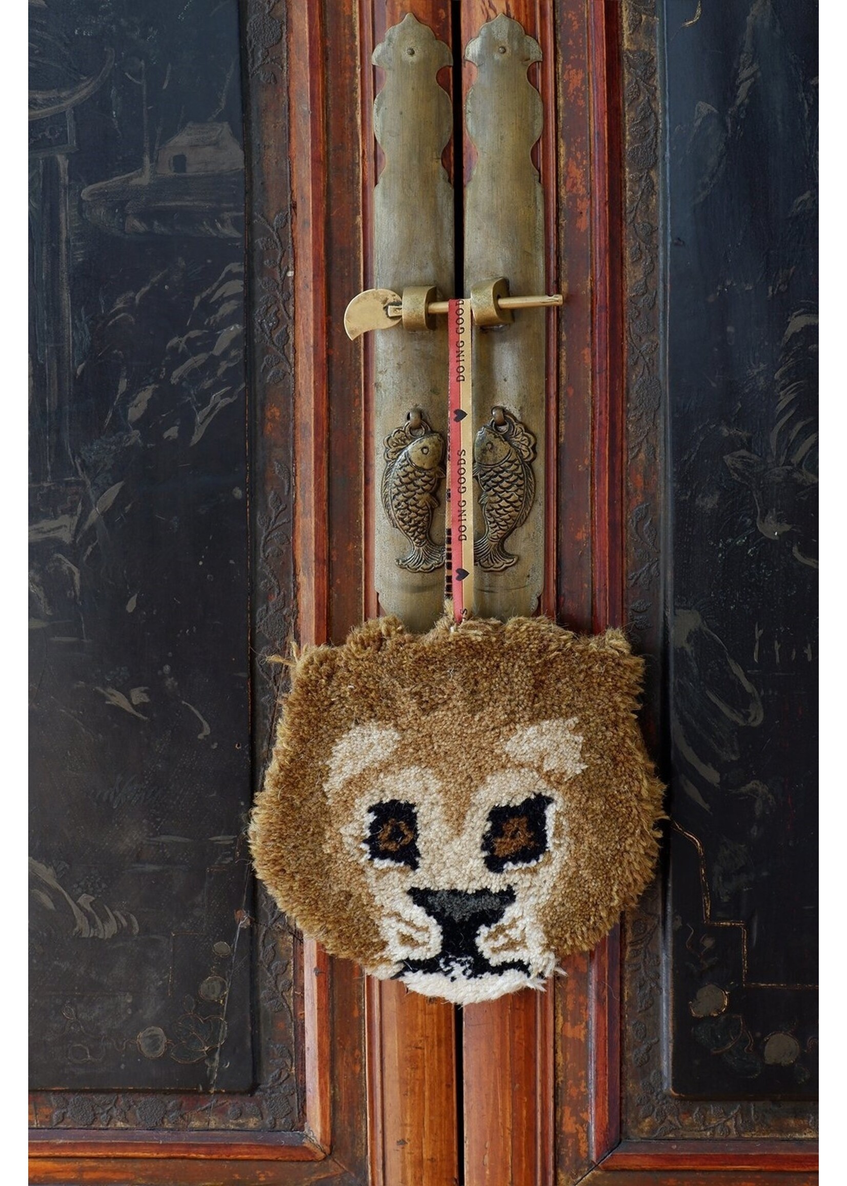 Doing Goods Hanger Moody lion cub