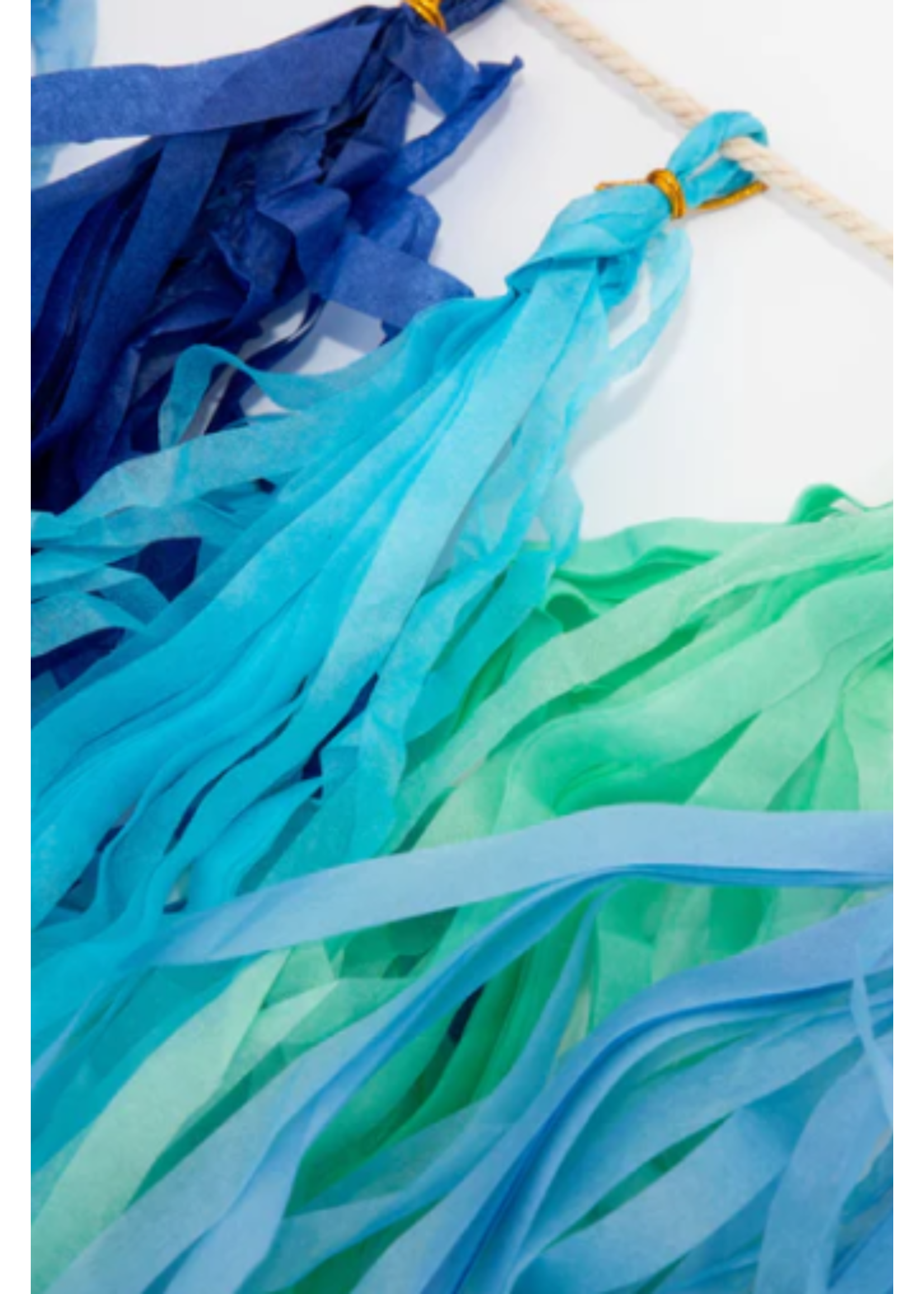 Meri Meri Slinger blue tassel garland