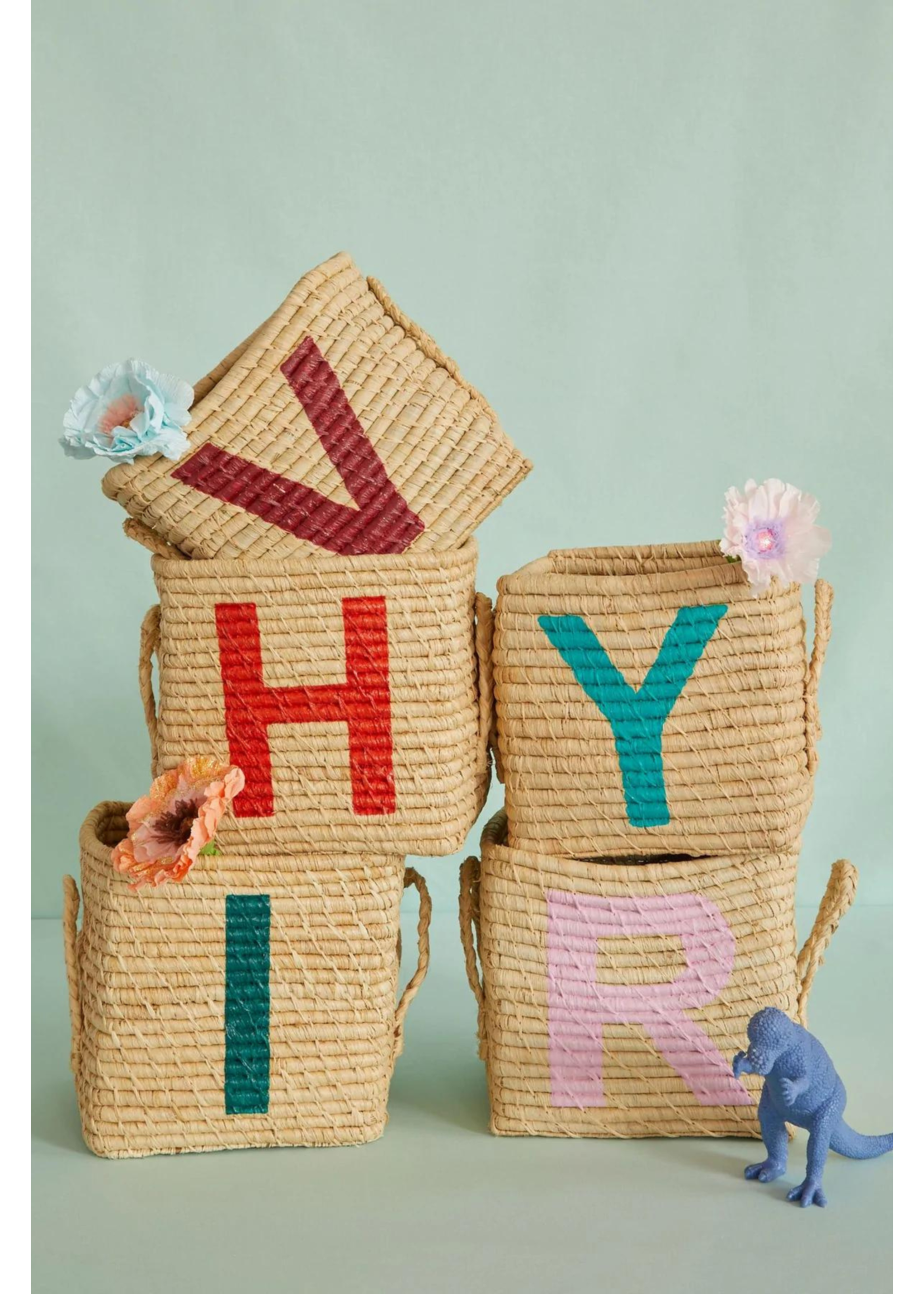 Rice Mand raffia square basket with painted letter O