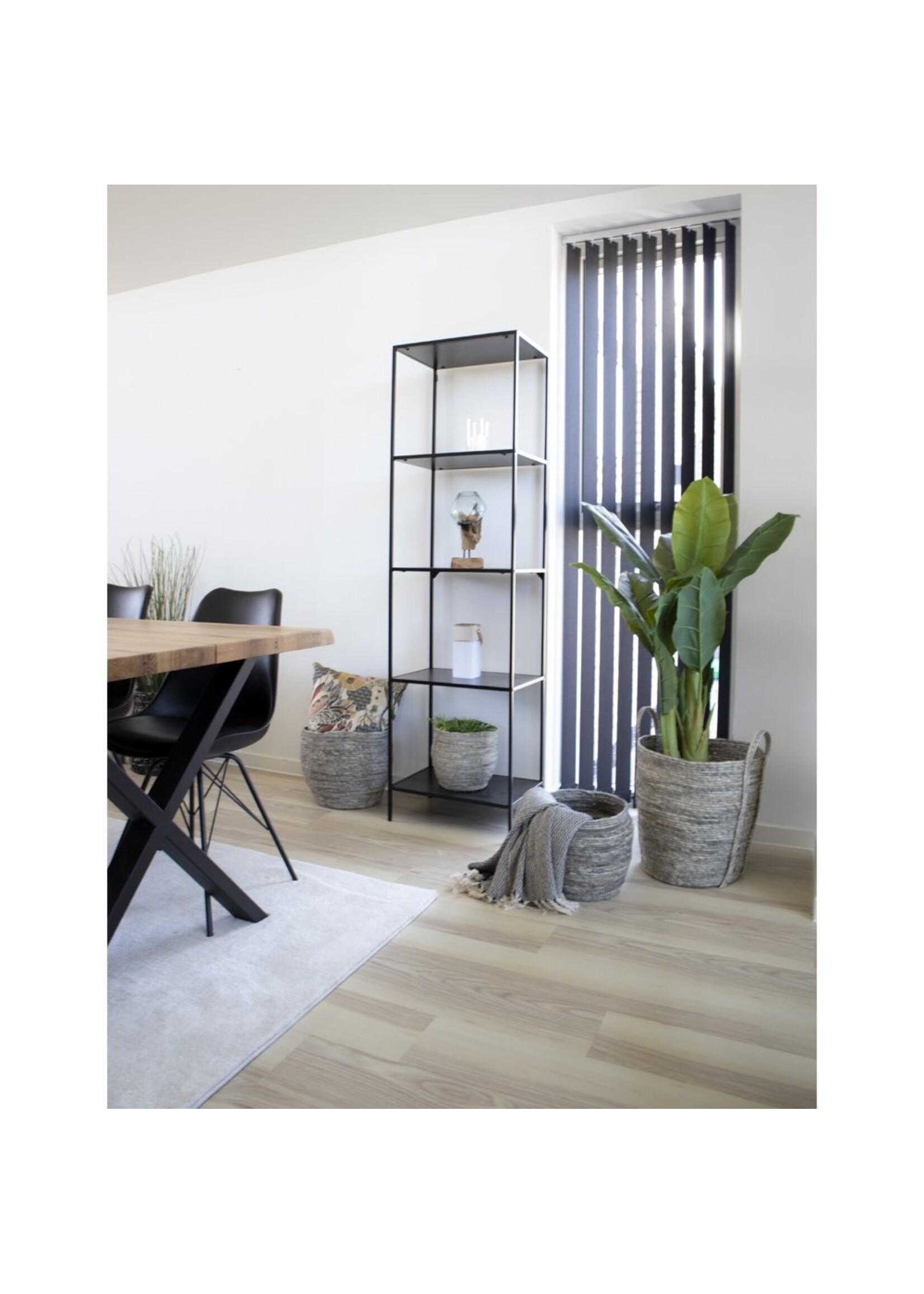 House Nordic Vita Shelf-  zwart frame en 5 zwarte planken
