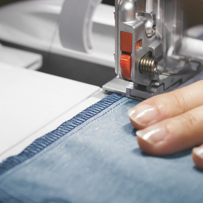 BERNINA - L890 - Combi Overlock/Coverlock