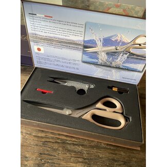 Stofschaar Katana - Cadeaubox met draadschaartje - 22 cm