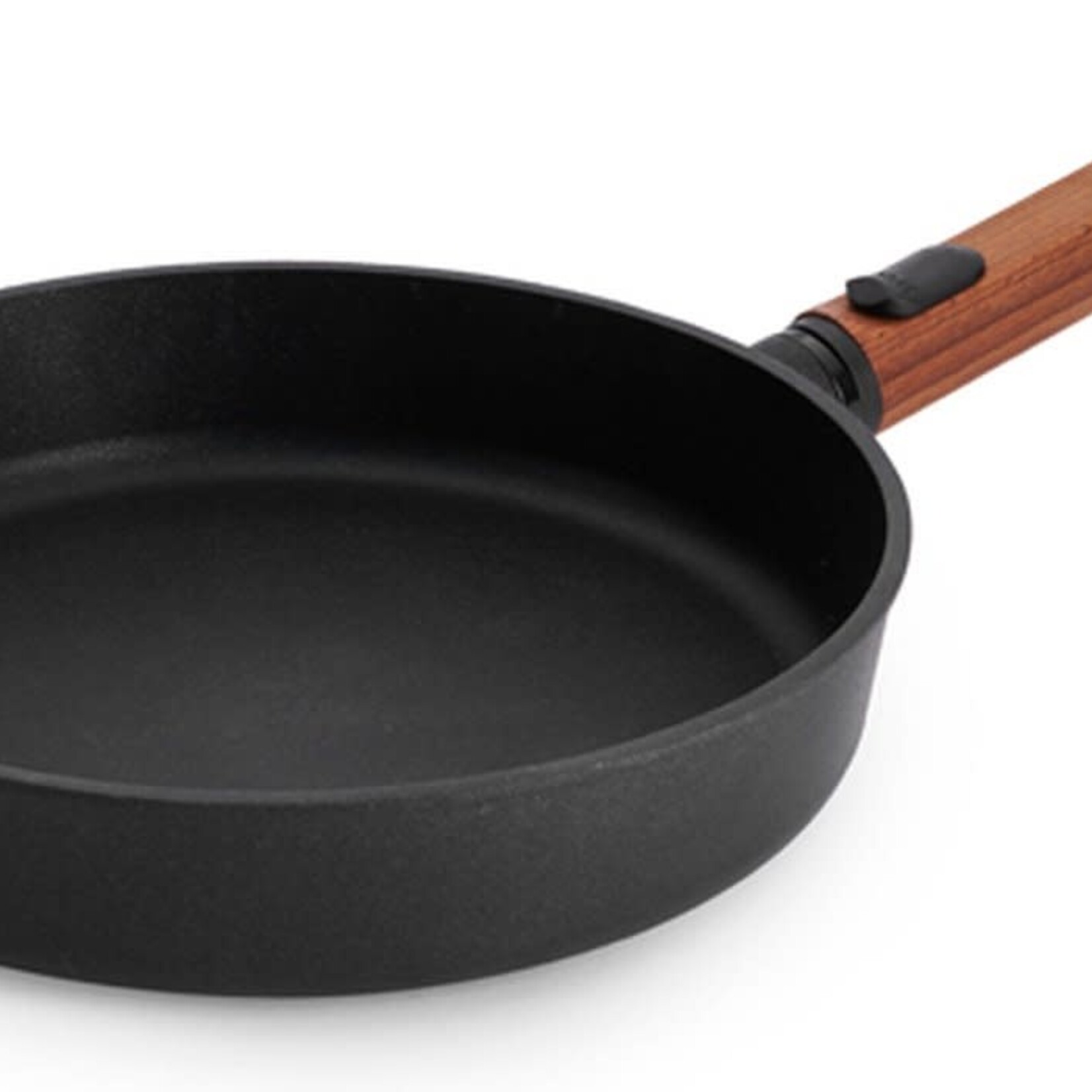 WOLL WOLL ECO-LOGIC 1524WLCI-Q KOEKENPAN  24CM PEFAS VRIJE COATING HOUTEN AFNEEMBAAR HANDVAT