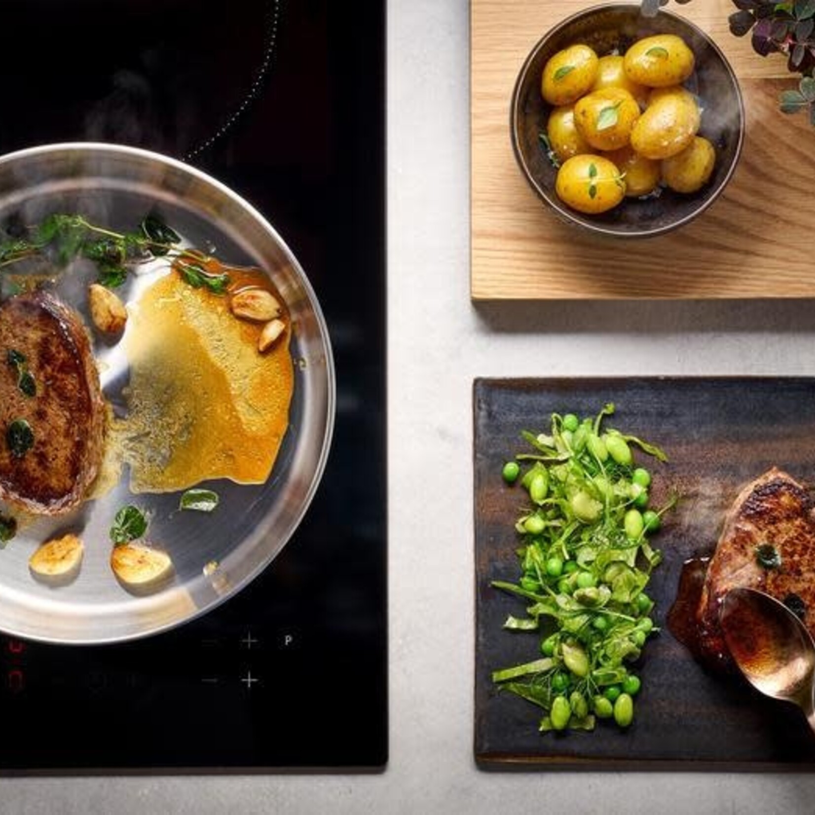 WOLL WOLL  LOGIC STEEL KOEKENPAN  AFNEEMBAAR HANDVAT 24X5CM