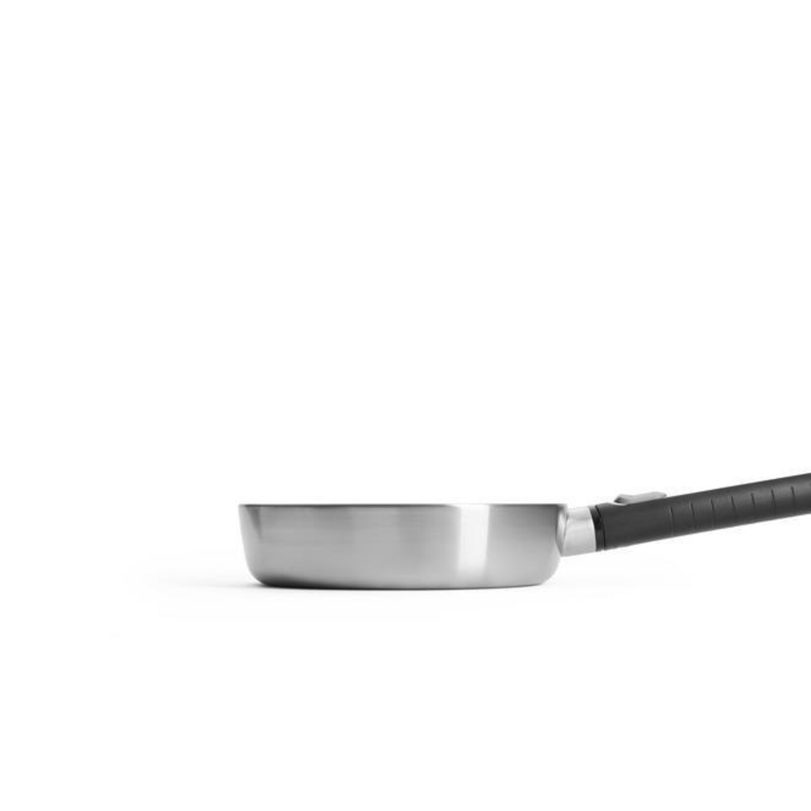 WOLL WOLL  LOGIC STEEL KOEKENPAN  AFNEEMBAAR HANDVAT 24X5CM