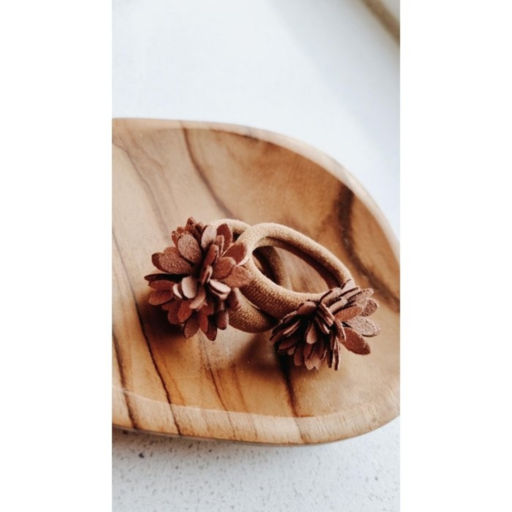 Peek-a-Beau Haar elastiek Flower Lily - Bruin