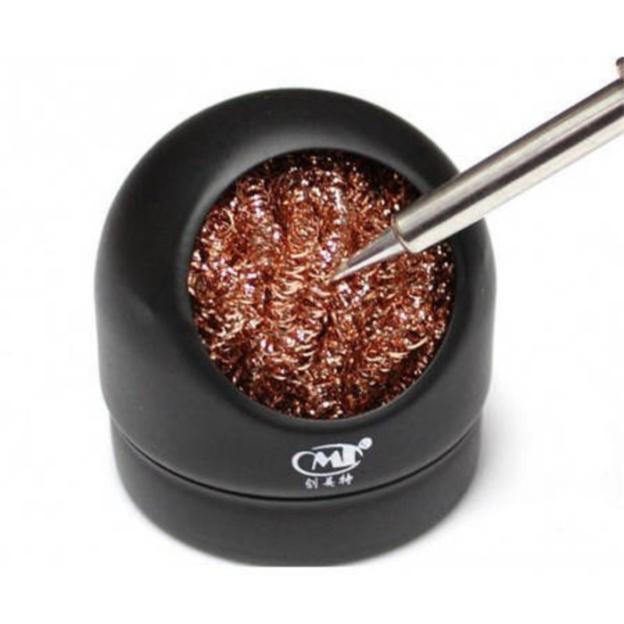 Otronic Lötstelle Stahldraht im Halter reinigen