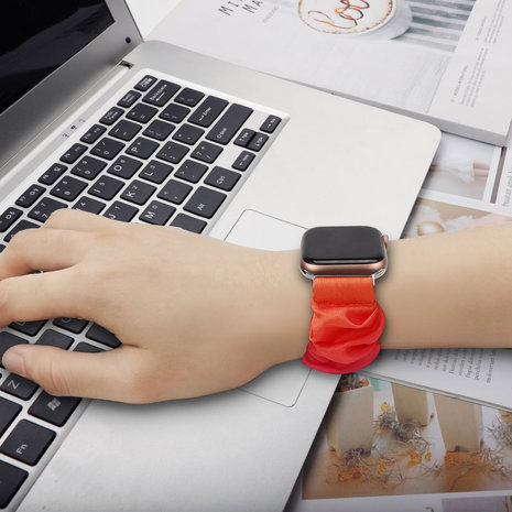 Strap-it Strap-it Apple Watch Scrunchie Strap (Rainbow) Strap-it Strap-it Apple Watch Scrunchie Strap (Rainbow)