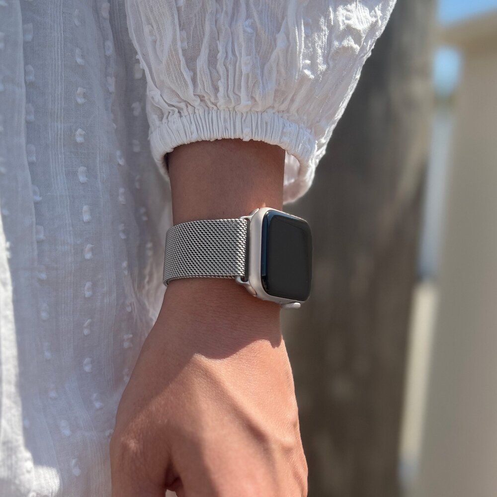 Strap-it Strap-it Xiaomi Mi Band 6 Milanese Strap (Silver) Strap-it Strap-it Xiaomi Mi Band 6 Milanese Strap (Silver)