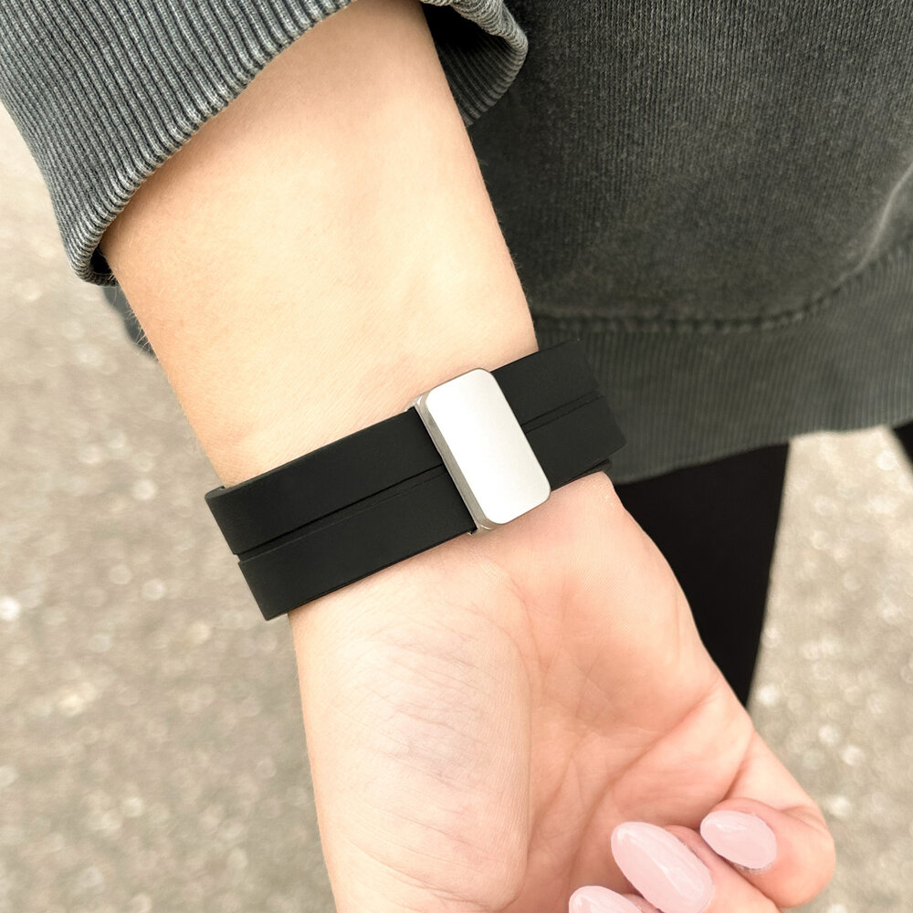 Strap-it Strap-it Samsung Galaxy Watch 6 - 44mm Silicone D-Buckle Strap (Black) Strap-it Strap-it Samsung Galaxy Watch 6 - 44mm Silicone D-Buckle Strap (Black)