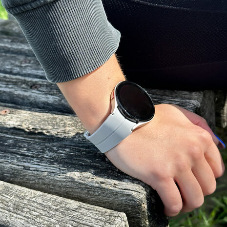 Strap-it Strap-it Samsung Galaxy Watch 6 - 44mm Silicone D-Buckle Strap (Grey) Strap-it Strap-it Samsung Galaxy Watch 6 - 44mm Silicone D-Buckle Strap (Grey)