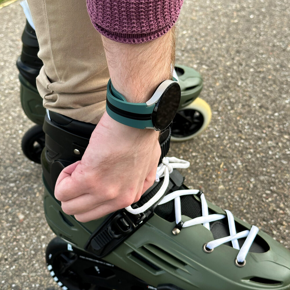 Strap-it Strap-it Samsung Galaxy Watch 6 Classic 47mm Silicone D-Buckle Strap (Green/Black) Strap-it Strap-it Samsung Galaxy Watch 6 Classic 47mm Silicone D-Buckle Strap (Green/Black)