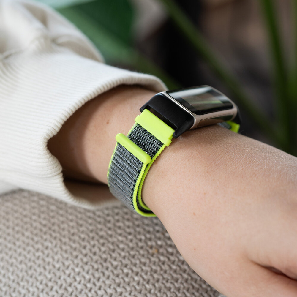Strap-it Strap-it Fitbit Charge 6 Nylon Strap (Flash) Strap-it Strap-it Fitbit Charge 6 Nylon Strap (Flash)