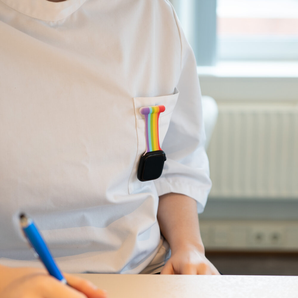 Strap-it Strap-it Apple Watch Nurse Fob (Rainbow) Strap-it Strap-it Apple Watch Nurse Fob (Rainbow)