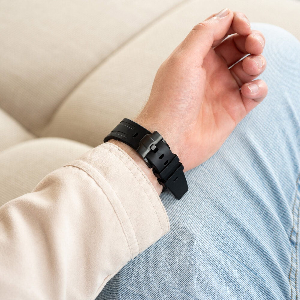 Strap-it Strap-it Apple Watch Luxury Liquid Silicone Strap (Black) Strap-it Strap-it Apple Watch Luxury Liquid Silicone Strap (Black)