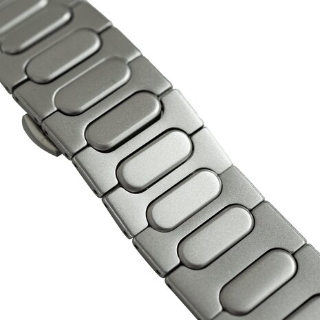 Strap-it Strap-it Apple Watch Bullet Titanium Strap (Titanium) Strap-it Strap-it Apple Watch Bullet Titanium Strap (Titanium)