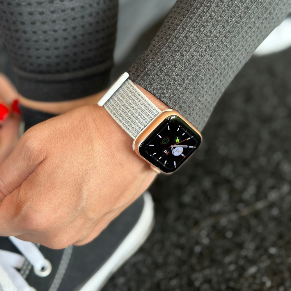 Strap-it Strap-it Apple Watch Ultra Nylon Loop Strap (White) Strap-it Strap-it Apple Watch Ultra Nylon Loop Strap (White)