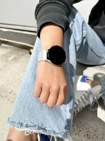 Strap-it Strap-it Samsung Gear Sport Woven Nylon Strap (White) Strap-it Strap-it Samsung Gear Sport Woven Nylon Strap (White)