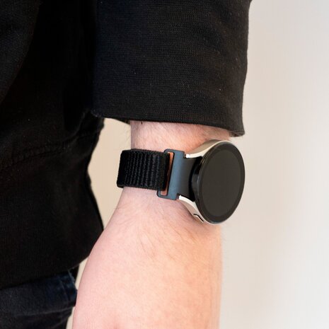 Strap-it Strap-it Samsung Galaxy Watch FE 'One push' Nylon Strap (Black) Strap-it Strap-it Samsung Galaxy Watch FE 'One push' Nylon Strap (Black)