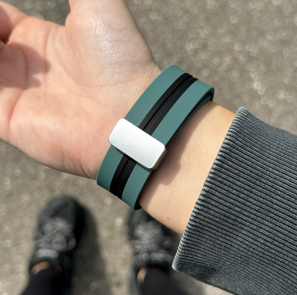 Strap-it Strap-it Samsung Galaxy Watch 5 44mm Magnetic Sport Strap (Green/Black) Strap-it Strap-it Samsung Galaxy Watch 5 44mm Magnetic Sport Strap (Green/Black)