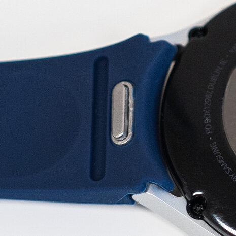 Strap-it Strap-it Samsung Galaxy Watch 7 - 40mm 'One Push' Silicone Strap (Dark Blue) Strap-it Strap-it Samsung Galaxy Watch 7 - 40mm 'One Push' Silicone Strap (Dark Blue)