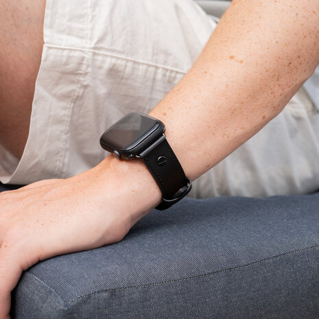 Strap-it Strap-it Apple Watch Leather Strap with Screw (Black) Strap-it Strap-it Apple Watch Leather Strap with Screw (Black)