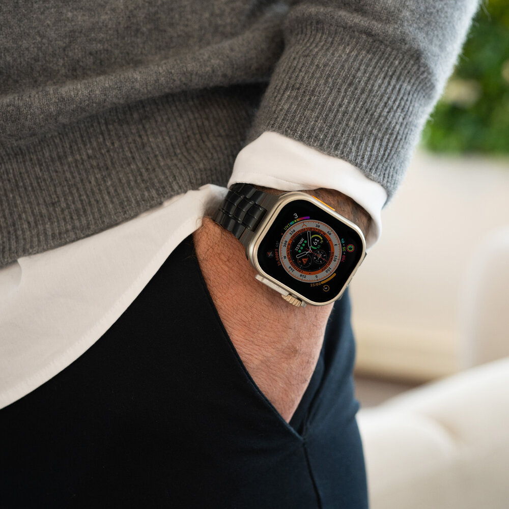 Bandz Bandz Apple Watch Titanium Strap 'Supreme' (Black) Bandz Bandz Apple Watch Titanium Strap 'Supreme' (Black)