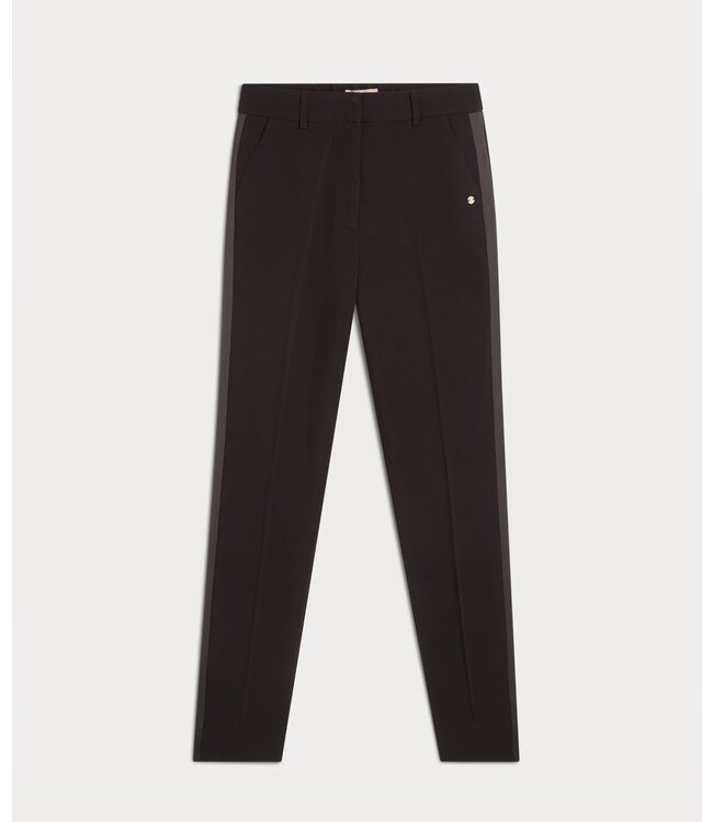 Josh V Josh V Broek Asher Black