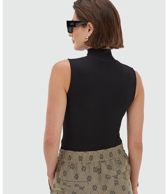 Josh V Top Gwendoline Black