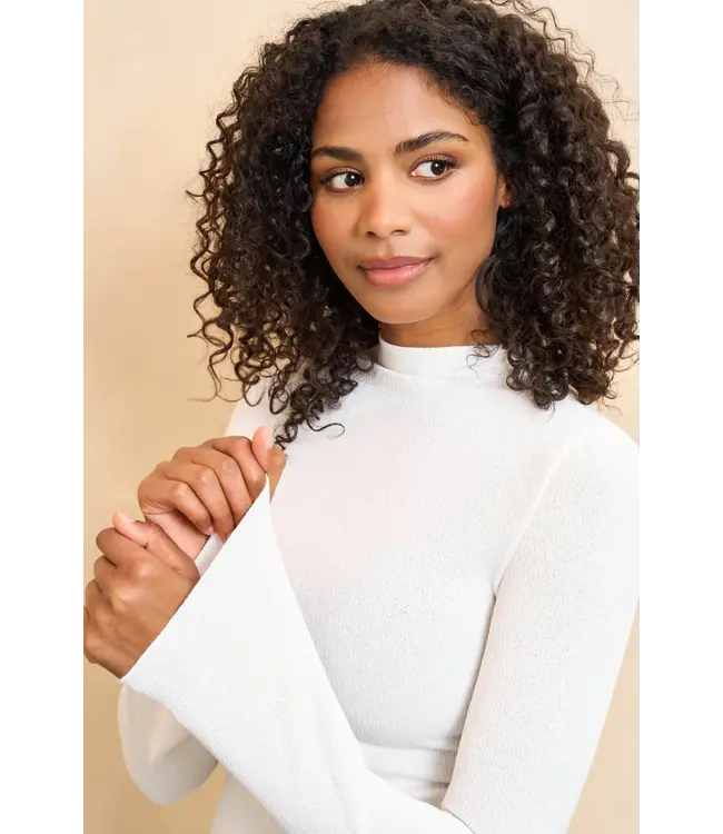 Lofty Manner Top Amber White