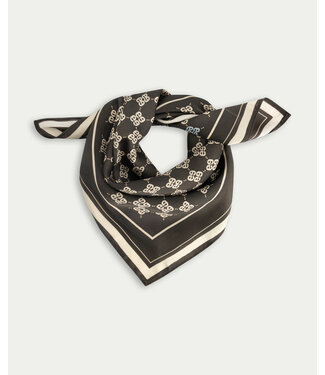 Elvira Elvira Sjaal Elvira Checkers