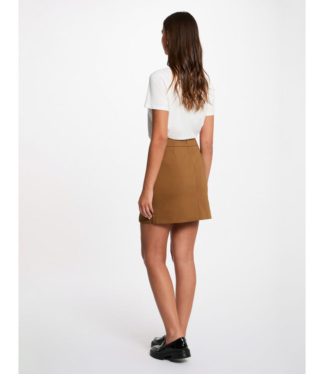 Morgan Rok Jeon Golden Brown