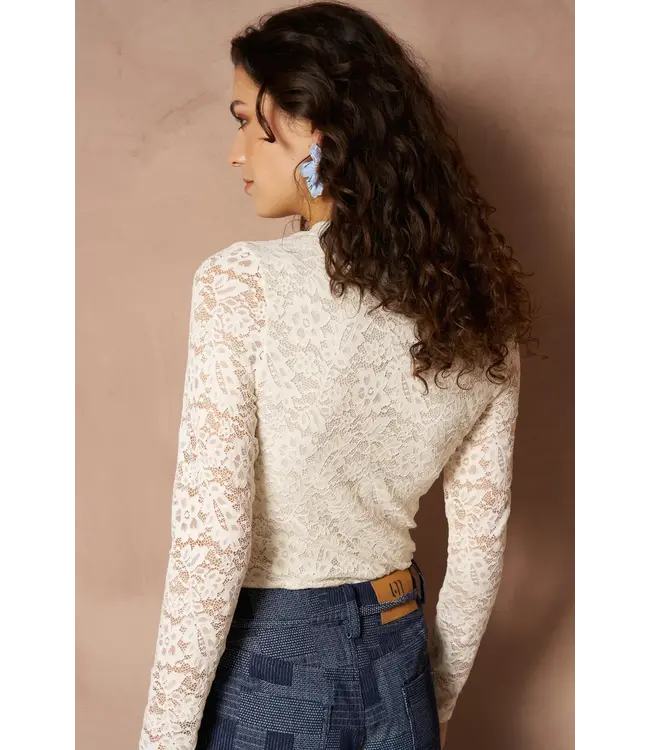 Lofty Manner Top Irea Cream