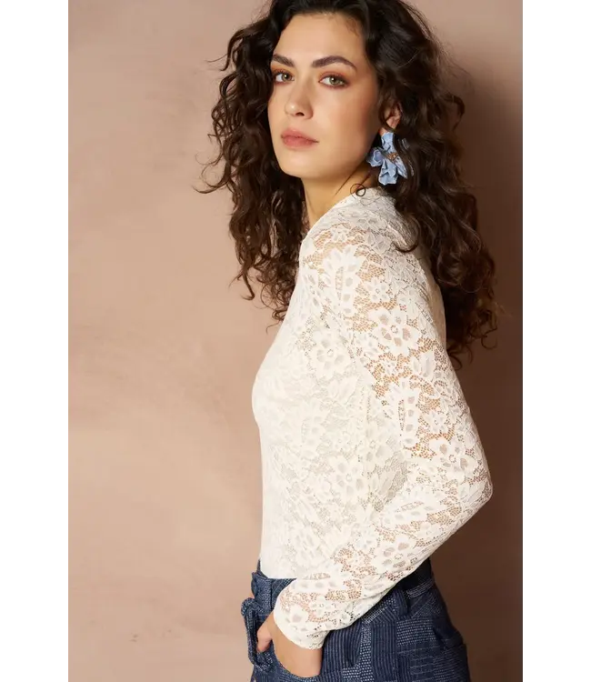 Lofty Manner Top Irea Cream