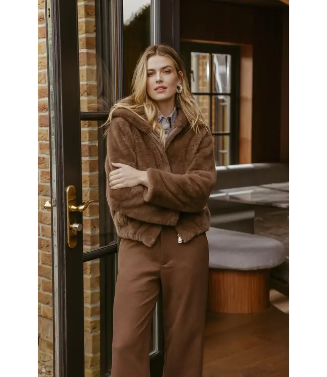 CS The Label Jas Ona Dark Walnut