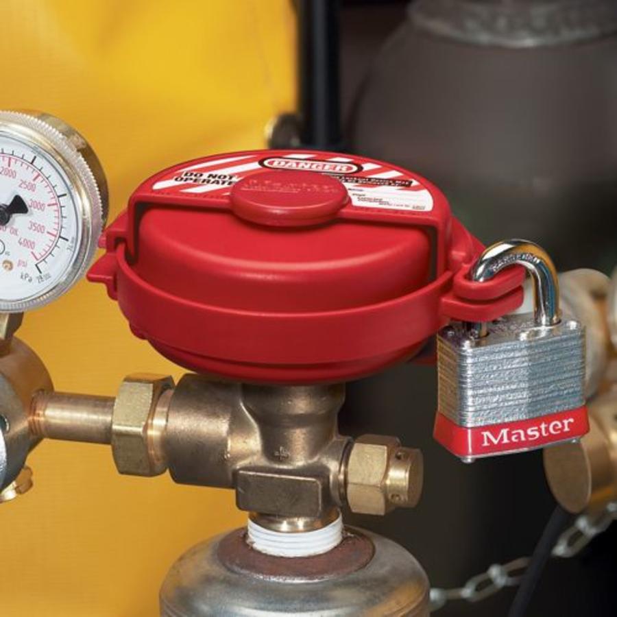 Pressurised gas valve lock-out S3910