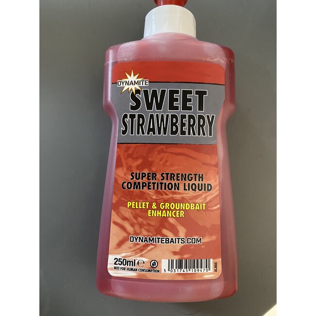 dynamite 250 ml sweet strawberry  liquid Attractant