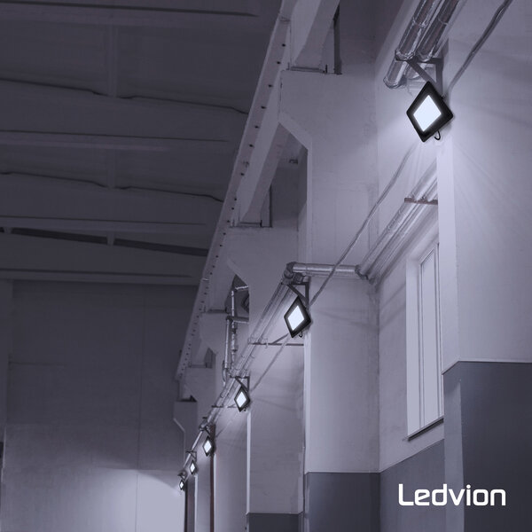 Ledvion Proiettore LED 100W - Samsung - IP65 - 106lm/W - Colore Bianco - 5 Anni di Garanzia