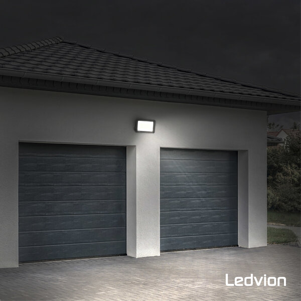 Ledvion Proiettore LED 100W - Osram - IP65 - 120lm/W - Colore Bianco Naturale - 5 Anni di Garanzia